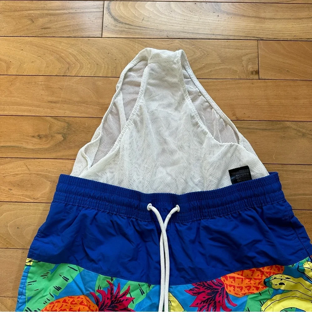 Tommy Hilfiger very good